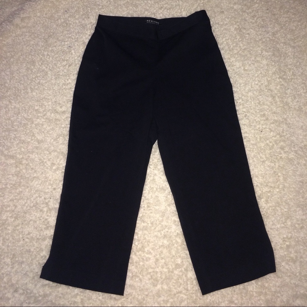 New York and Company Capri Size 2 trousers